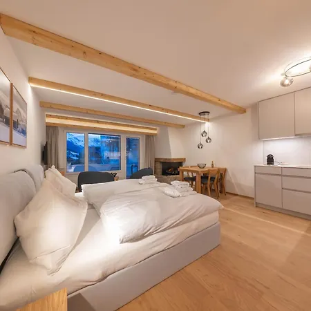 New Exclusive With Fireplace, Pool & Sauna شقة