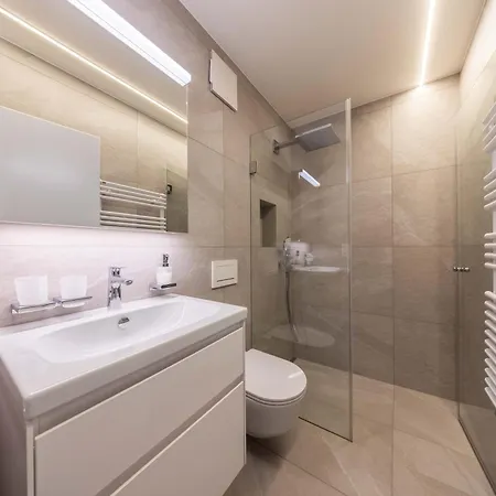 New Exclusive With Fireplace, Pool & Sauna شقة سانت موريتز