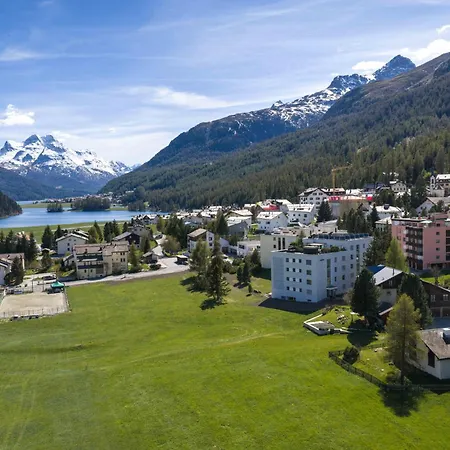 Apartamento New Exclusive With Efireplace, Pool & Sauna St Moritz